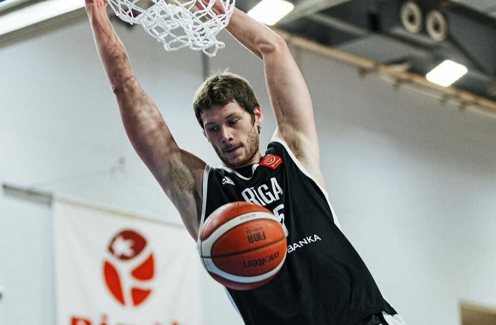 Українці за кордоном: Новицький набрав 19 очок в переможному матчі ЛЕБЛ